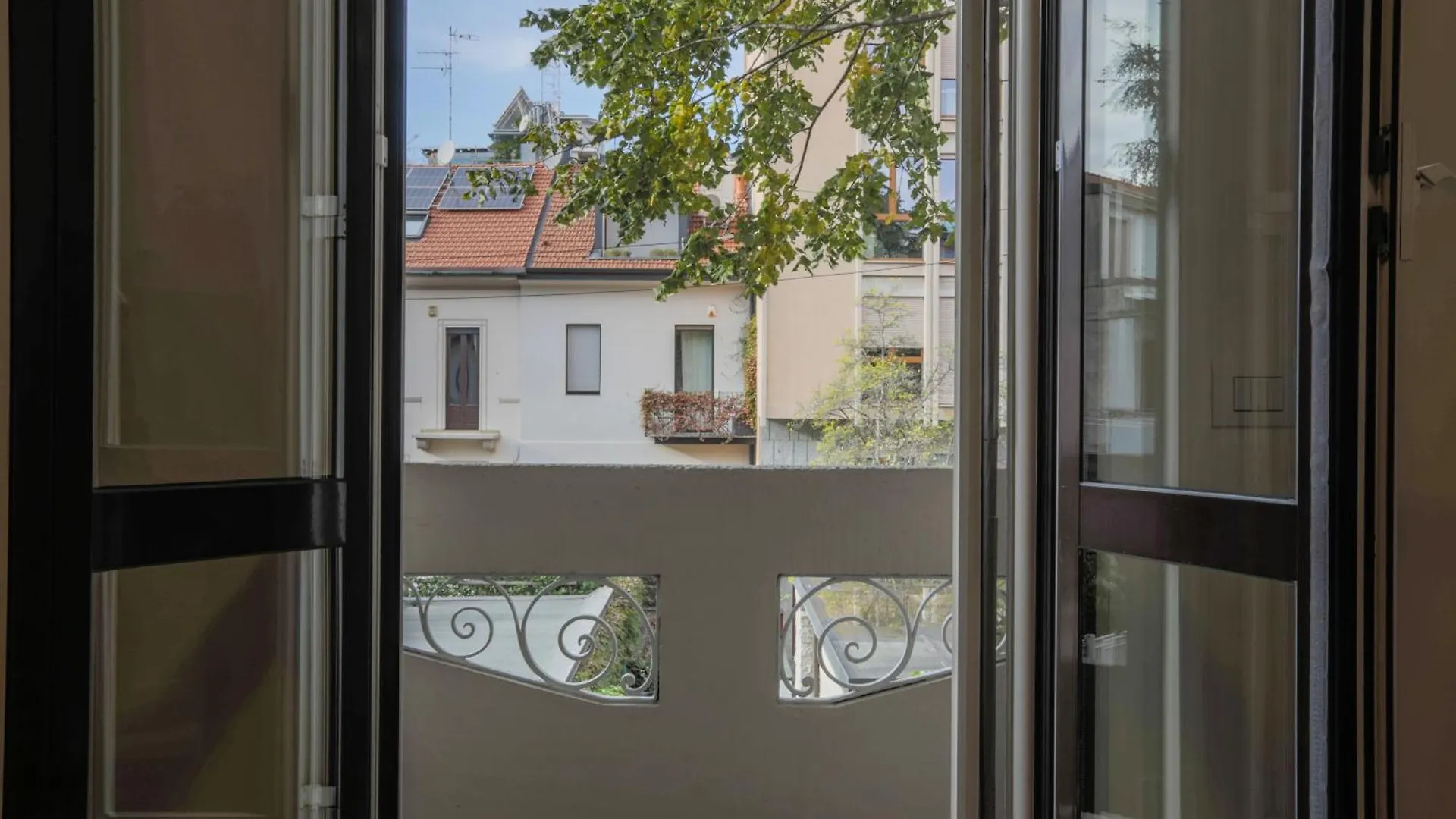 Fiera Milano-City Life Free Parking Villa Anglia' S Bridge 0*, Милан Италия