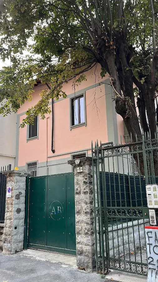 Fiera Milano-City Life Free Parking Villa Anglia' S Bridge 0*, Milan Italy