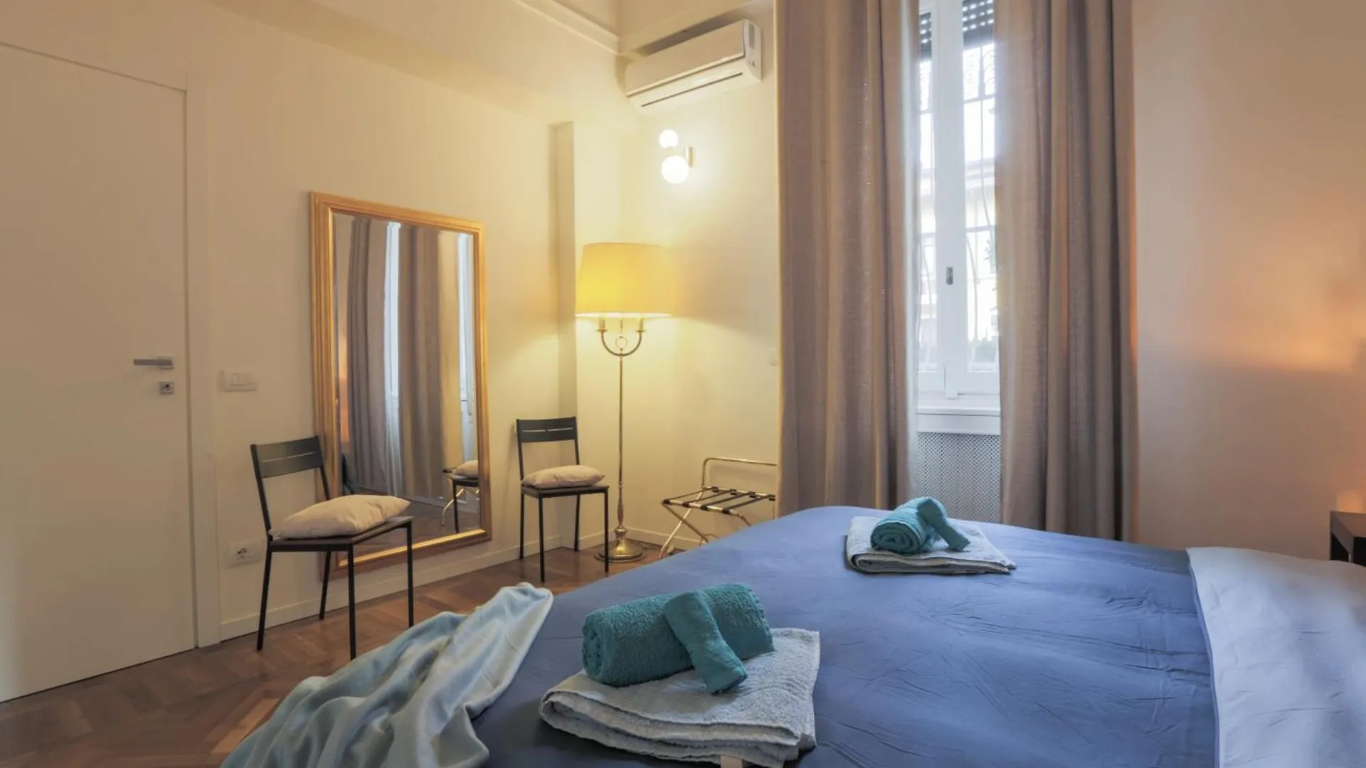 Fiera Milano-City Life Free Parking Villa Anglia' S Bridge 0*, Milan Italy