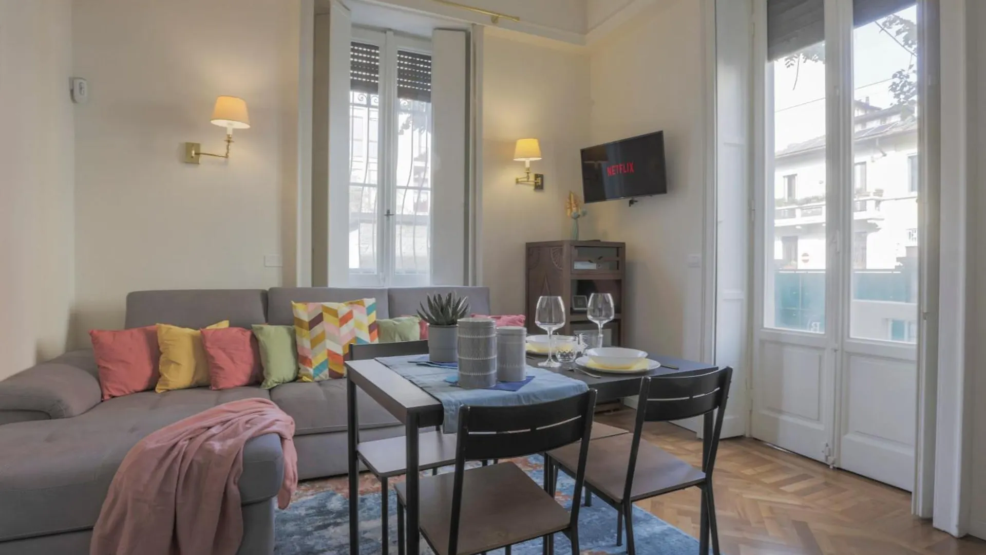 Fiera Milano-City Life Free Parking Villa Anglia' S Bridge 0*, Milan Italy
