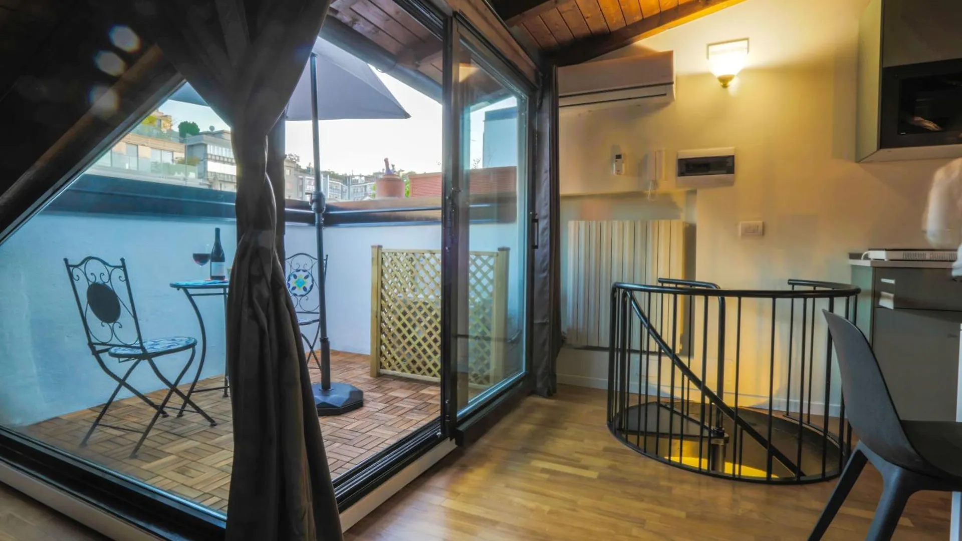 Fiera Milano-City Life Free Parking Villa Anglia' S Bridge 0*, Milan Italy