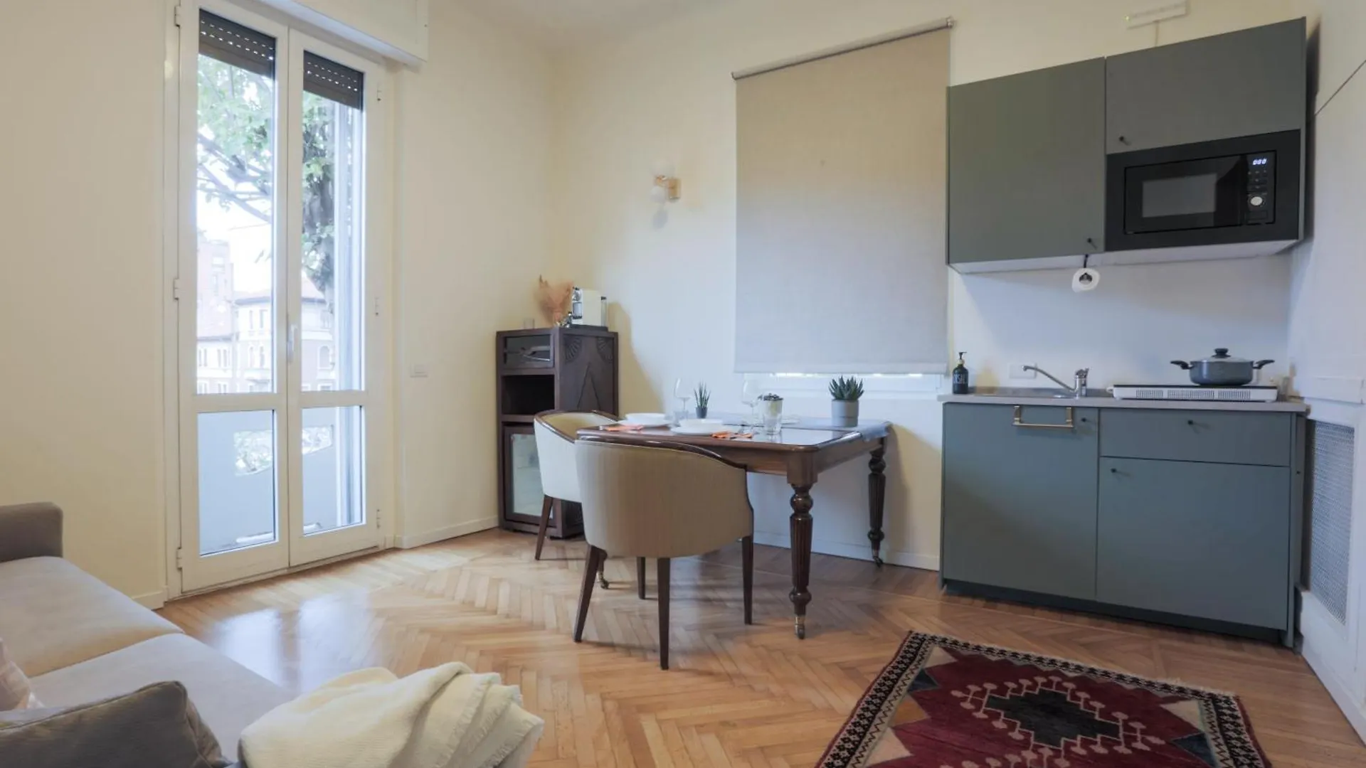 Fiera Milano-City Life Free Parking Villa Anglia\' S Bridge contacts