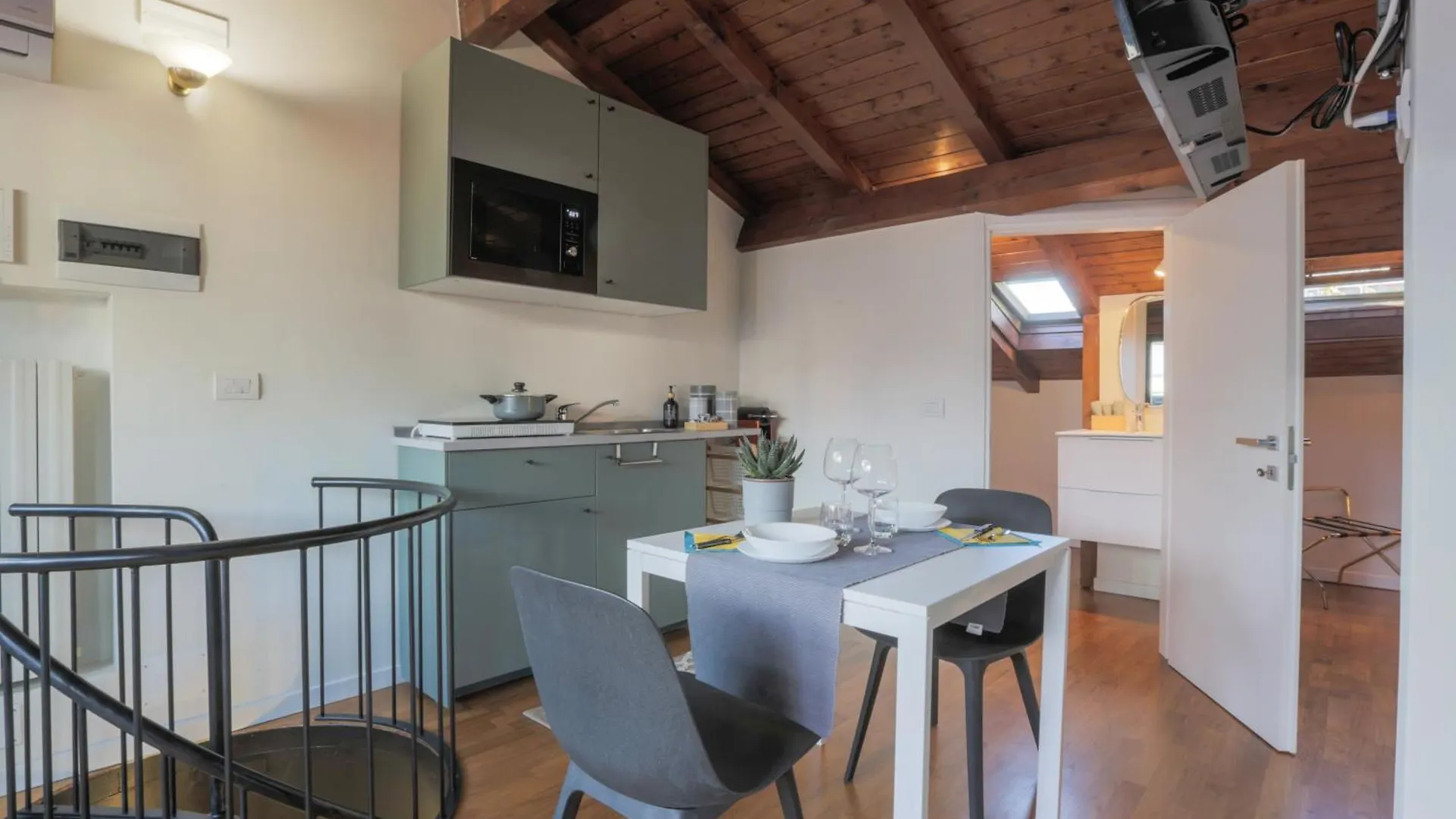Fiera Milano-City Life Free Parking Villa Anglia' S Bridge 0*, Milano